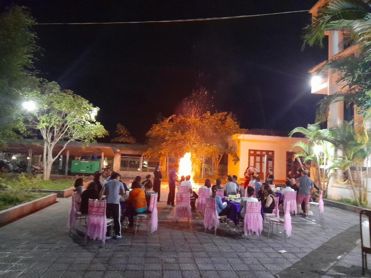 ホテル Khach San Vuon Quoc Gia Ba Be バックカン エクステリア 写真