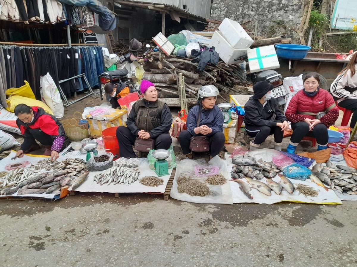 ホテル Khach San Vuon Quoc Gia Ba Be バックカン エクステリア 写真