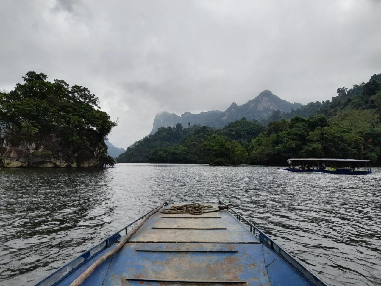ホテル Khach San Vuon Quoc Gia Ba Be バックカン エクステリア 写真