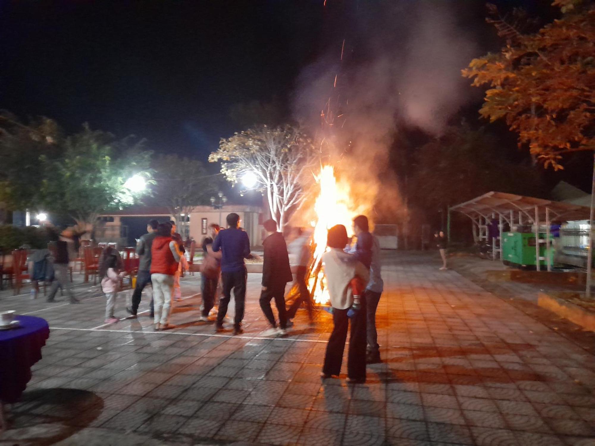 ホテル Khach San Vuon Quoc Gia Ba Be バックカン エクステリア 写真