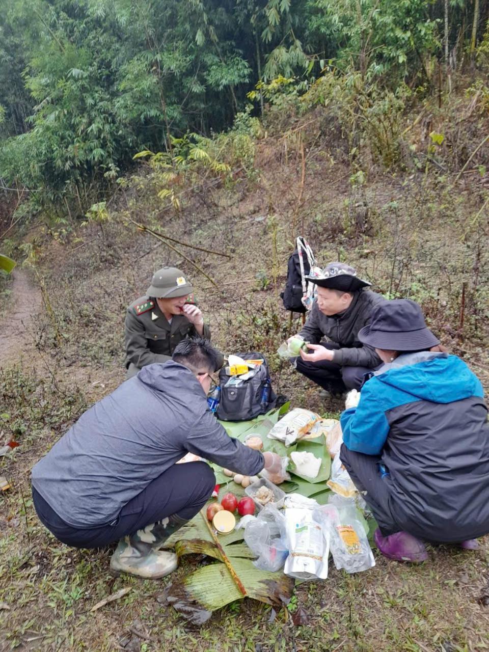 ホテル Khach San Vuon Quoc Gia Ba Be バックカン エクステリア 写真