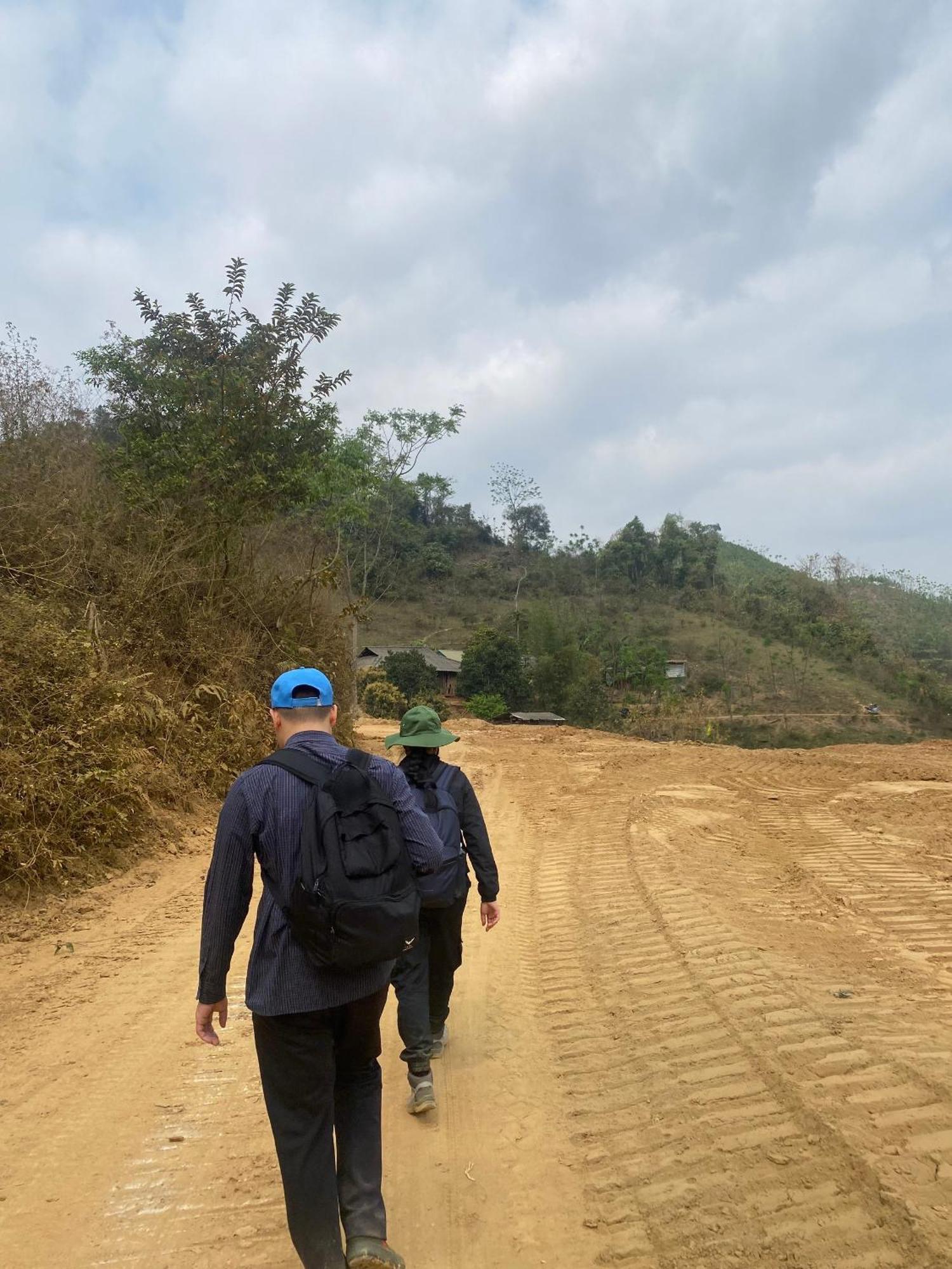 ホテル Khach San Vuon Quoc Gia Ba Be バックカン エクステリア 写真